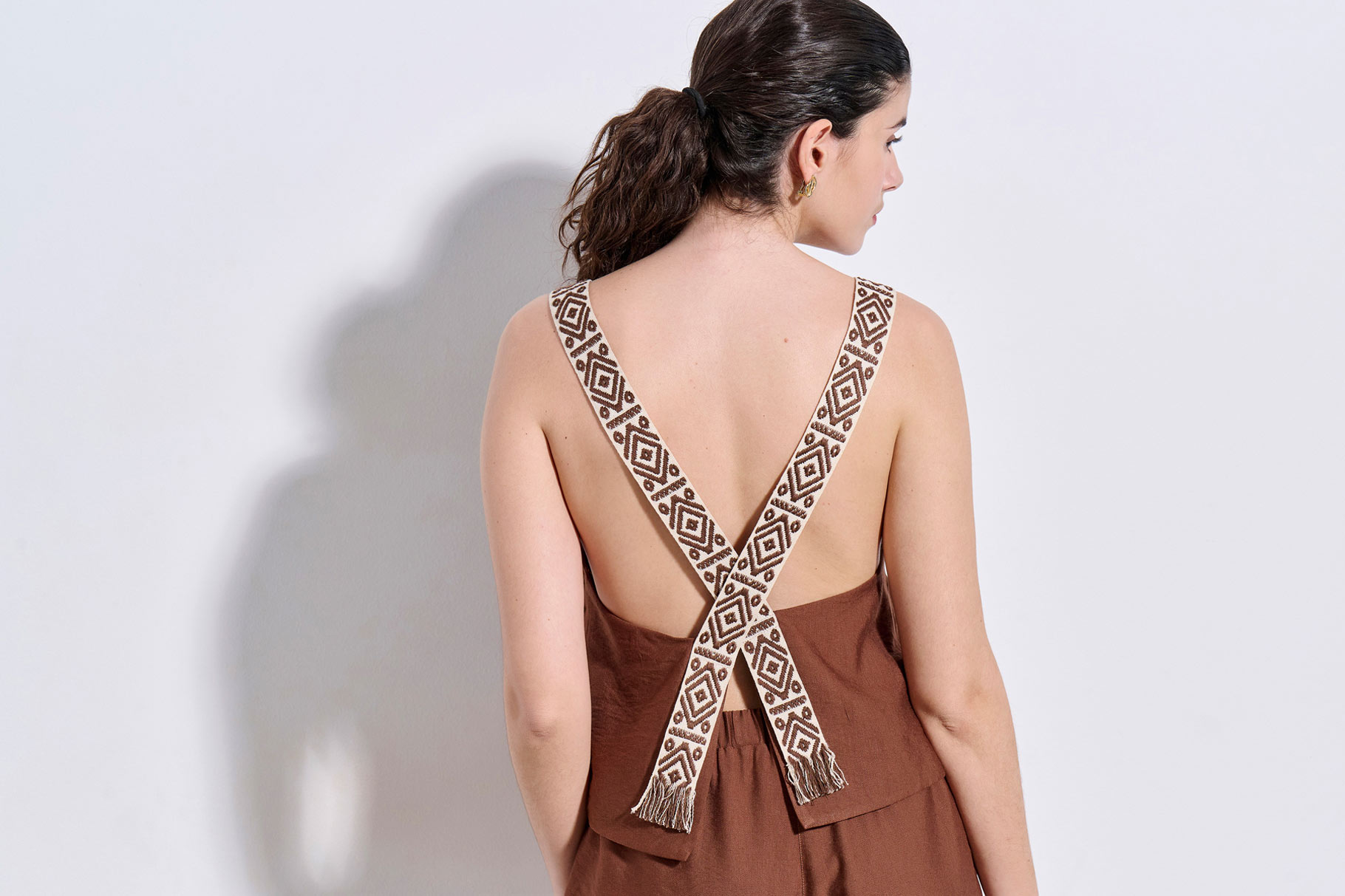 TOP 3126147 BROWN